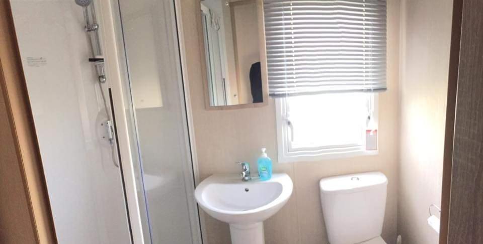 6 Berth Park Dean Saltfleet Barneys Den Hotel Eksteriør billede